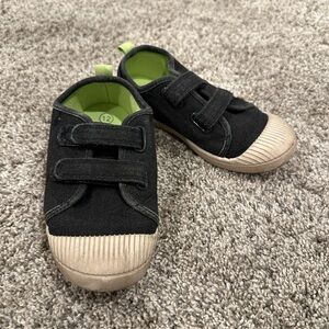 Cat & Jack Black and White Canvas Sneakers-sz 12T